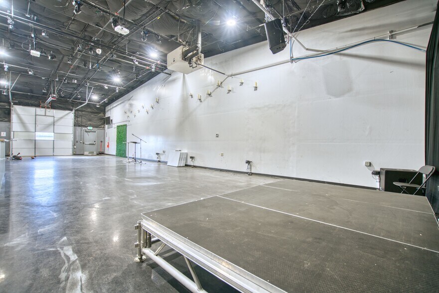 More Photos Of 4571 N Broadway St, Boulder Warehouse For Sale