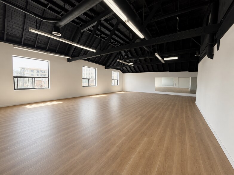 Primary Photo Of 2865-2875 W 7th St, Los Angeles General Retail For Lease