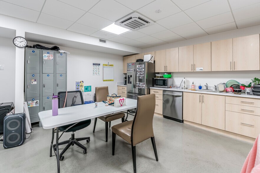 More Photos Of 1014 N Dixie Hwy, Lake Worth Beach Loft Creative Space For Sale