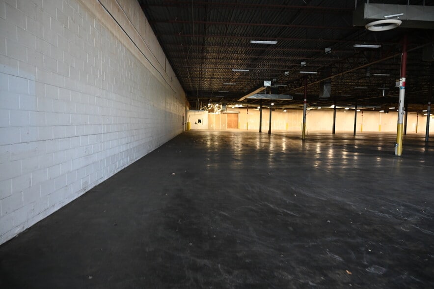 More Photos Of 2300 Claremont Ave, Ashland Storefront For Sale