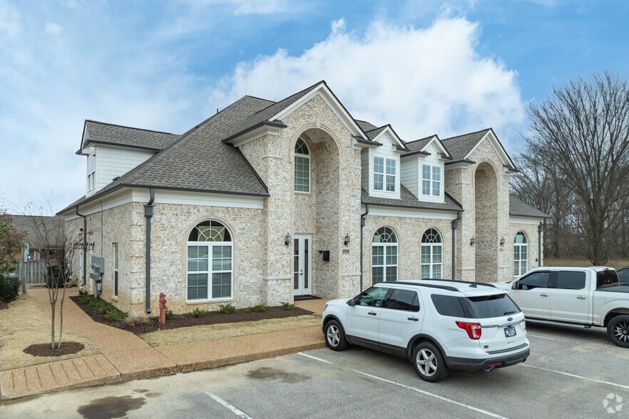 More Photos Of 200 Grand Steeple Dr, Collierville Office For Lease