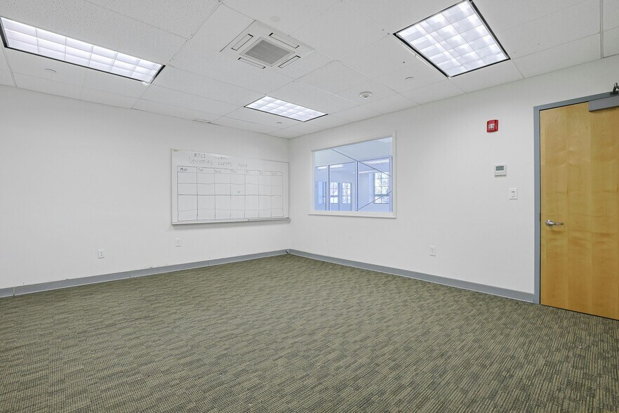 More Photos Of 31 W Broad St, Haverstraw Office For Lease