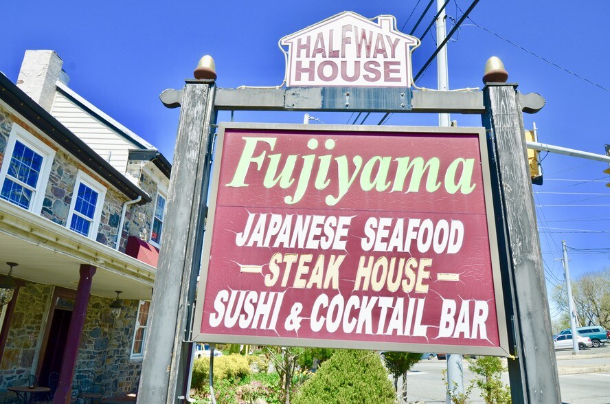 More Photos Of 1495 Farmington Ave, Pottstown General Retail For Sale