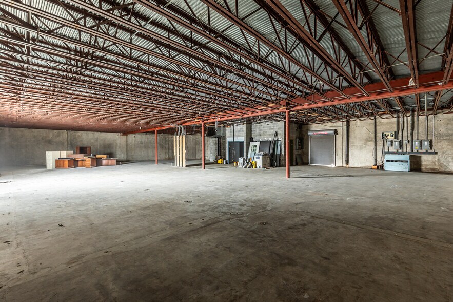 More Photos Of 1210 Lake Air Dr, Waco Freestanding For Sale