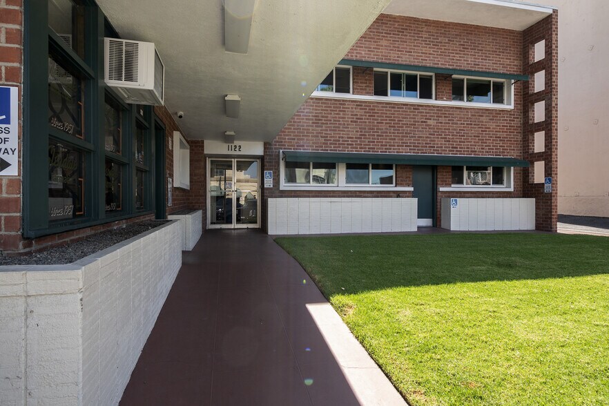More Photos Of 1122 N Brand Blvd, Glendale Medical For Lease