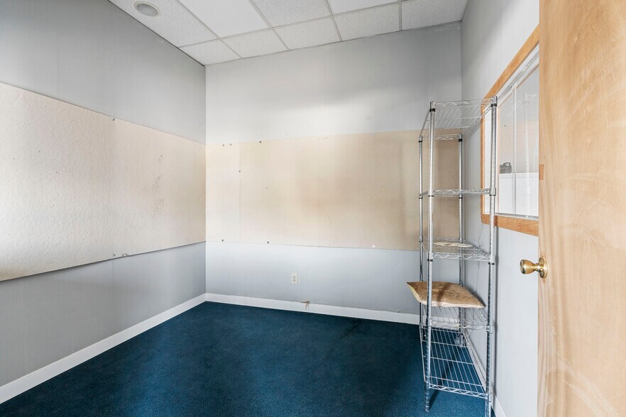 More Photos Of 4865 Arthur Kill Rd, Staten Island Warehouse For Sale