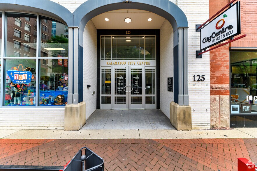 More Photos Of 125 S Kalamazoo Mall, Kalamazoo Apartments For Sale