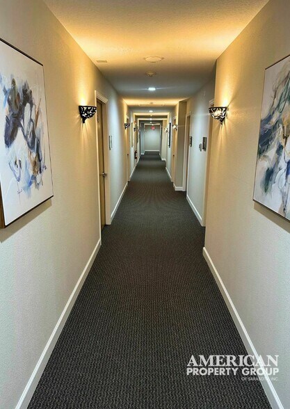More Photos Of 7910 N Tamiami Trl, Sarasota Office For Lease