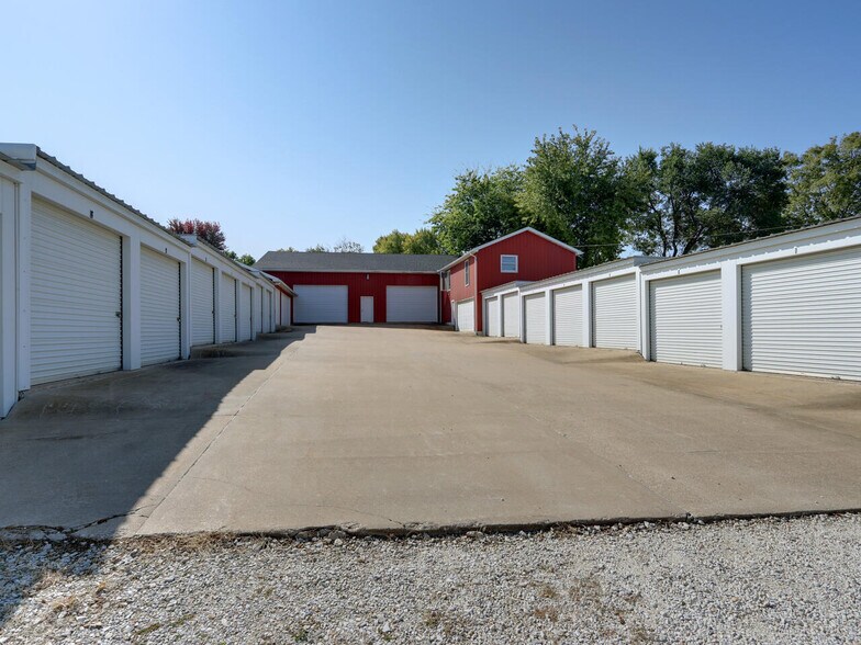 More Photos Of 2627 Cedar St, Quincy Warehouse For Sale