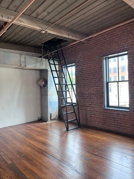 More Photos Of 190 Pryor St SW, Atlanta Loft Creative Space For Lease