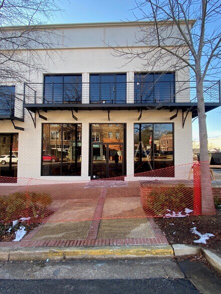 More Photos Of 213 W Main St, Tupelo Storefront For Lease