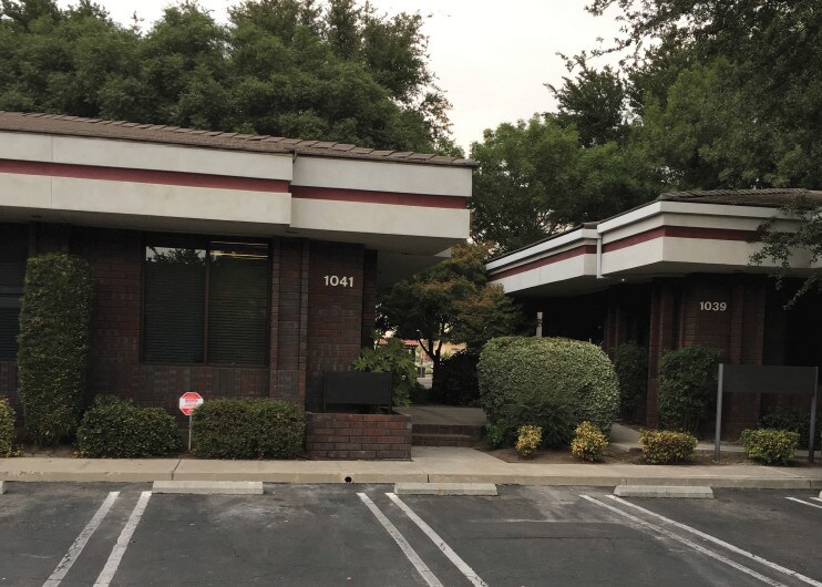 More Photos Of 1041 N Demaree St, Visalia Office For Lease