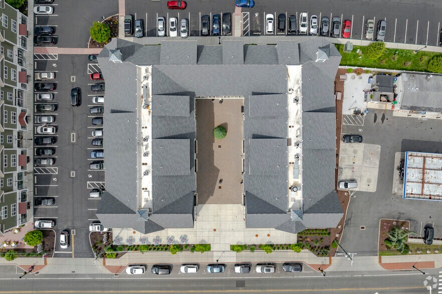 More Photos Of 800 Federal Rd, Brookfield Apartments For Lease