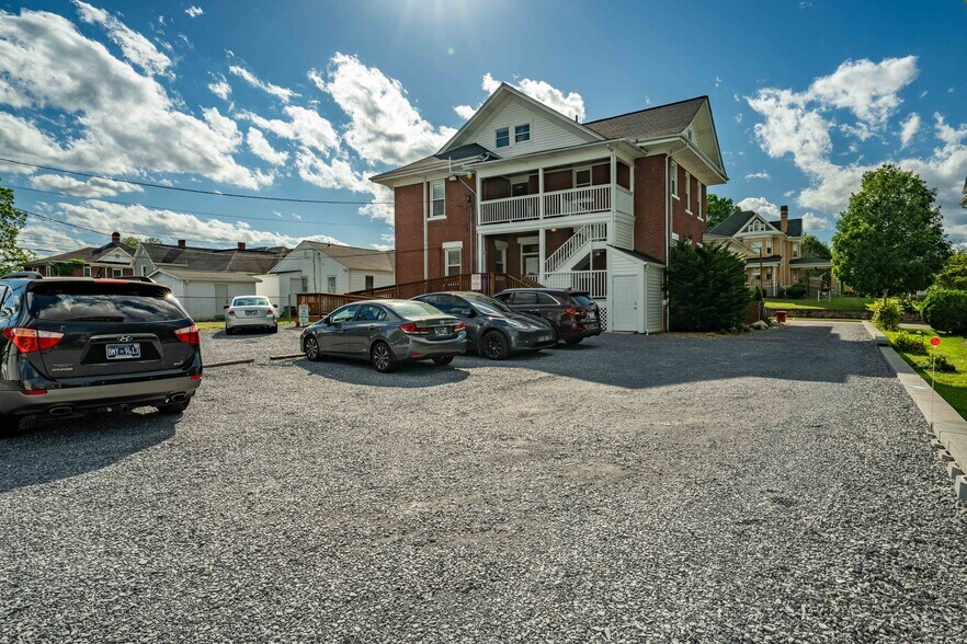 More Photos Of 114 E Unaka Ave, Johnson City Office Residential For Sale