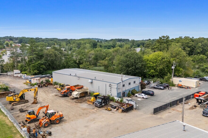 More Photos Of 26 Bixby Ave, Middleton Warehouse For Lease