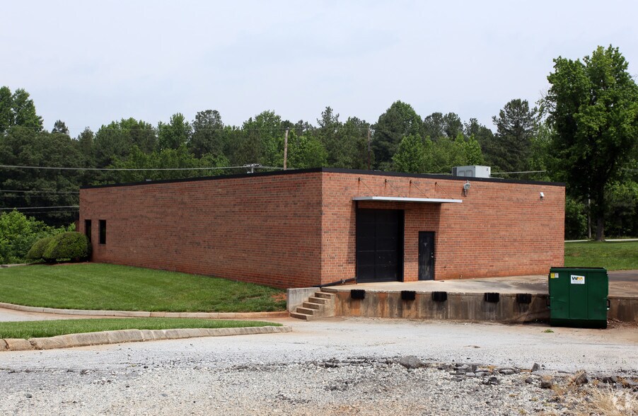 More Photos Of 1009 Finch Ave, High Point Warehouse For Lease