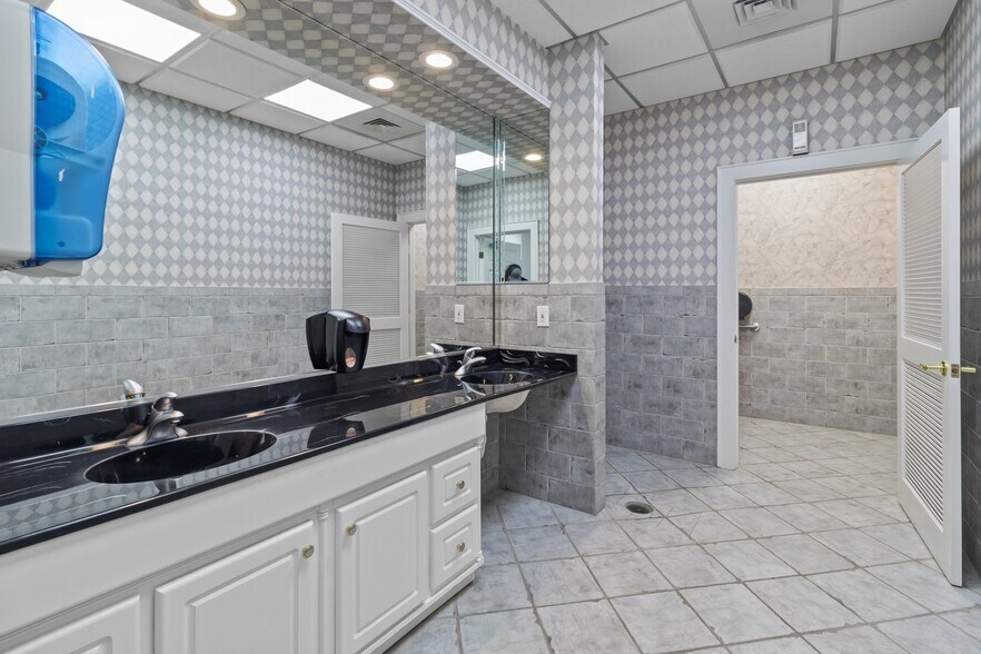 More Photos Of 147 Cedar Pointe Dr, Mooresville Research And Development For Lease