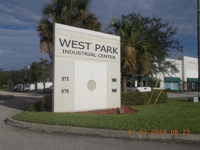More Photos Of 585 NW Mercantile Pl, Port Saint Lucie Light Manufacturing For Sale