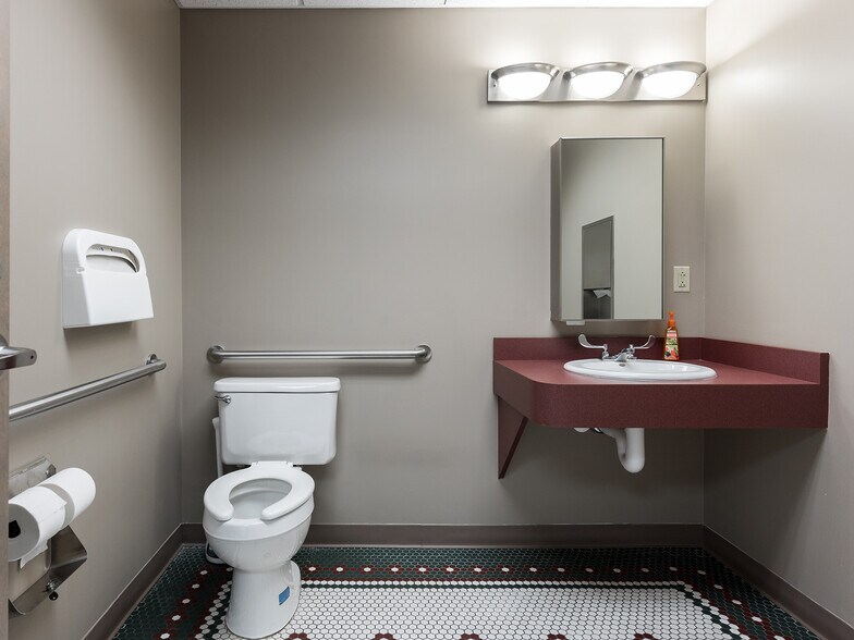 More Photos Of 109 Capitol St, Charleston Office Residential For Sale