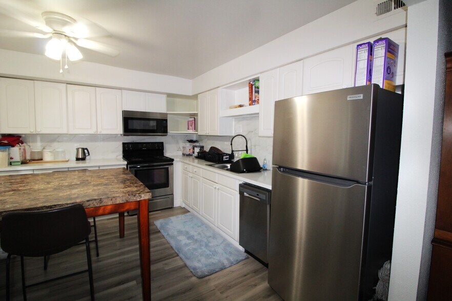 More Photos Of 2255-2297 E Shaw Ave, Fresno Apartments For Sale