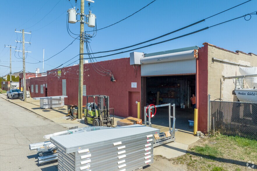 More Photos Of 45 Saint Jean St, Detroit Warehouse For Sale