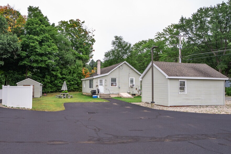 More Photos Of 442 State St, Belchertown Office Residential For Sale