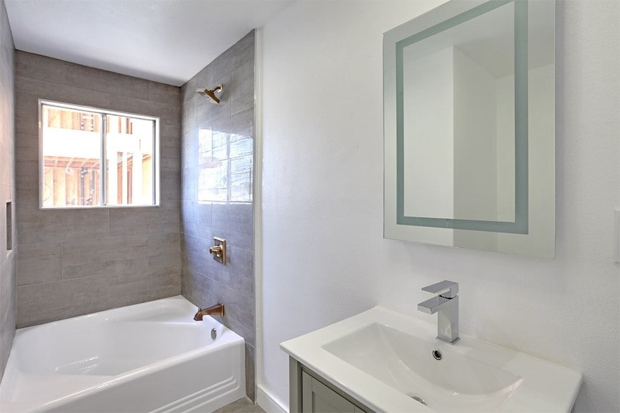 More Photos Of 722 S Manhattan Pl, Los Angeles Apartments For Sale