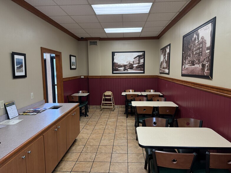 More Photos Of 85 Granite St, Westerly Restaurant For Lease