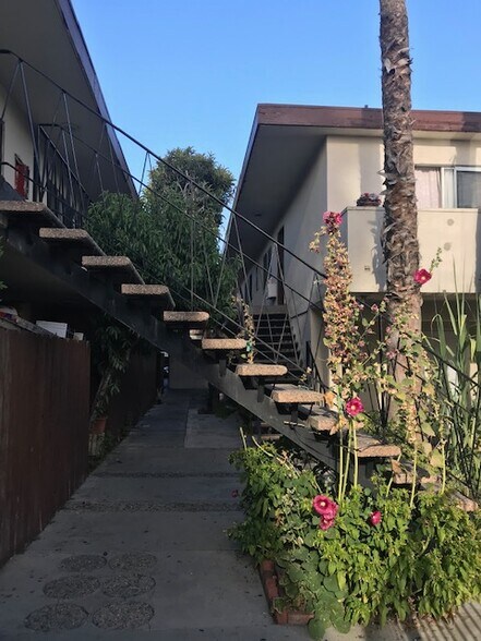 More Photos Of 6666 Darby Ave, Reseda Apartments For Sale