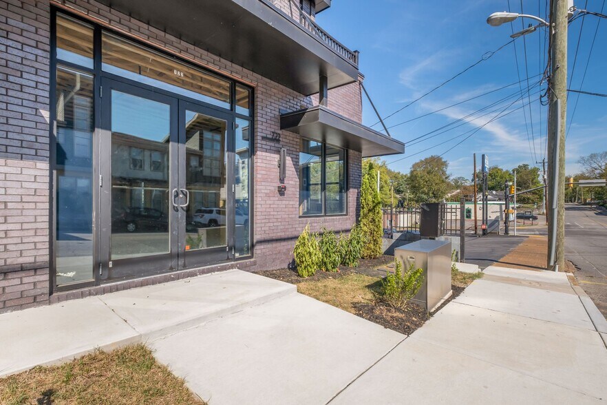 More Photos Of 722 McFerrin Ave, Nashville Restaurant For Lease