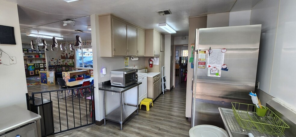 More Photos Of 3707 Vegas Dr, Las Vegas Daycare Center For Sale