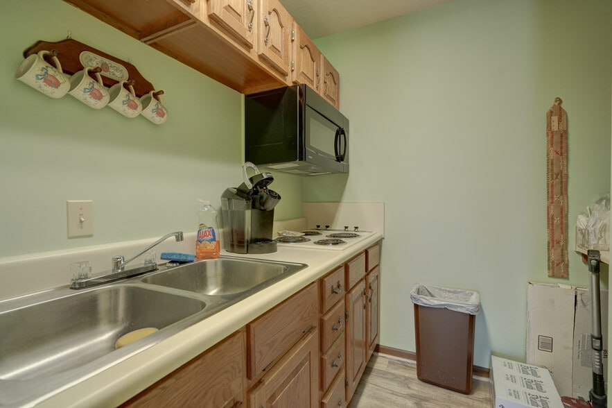 More Photos Of 2704 Lake Monticello Rd, Palmyra Office For Sale