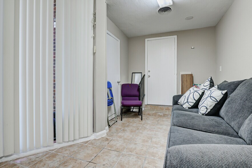 More Photos Of 2601 Prospect St, Houston Medical For Sale