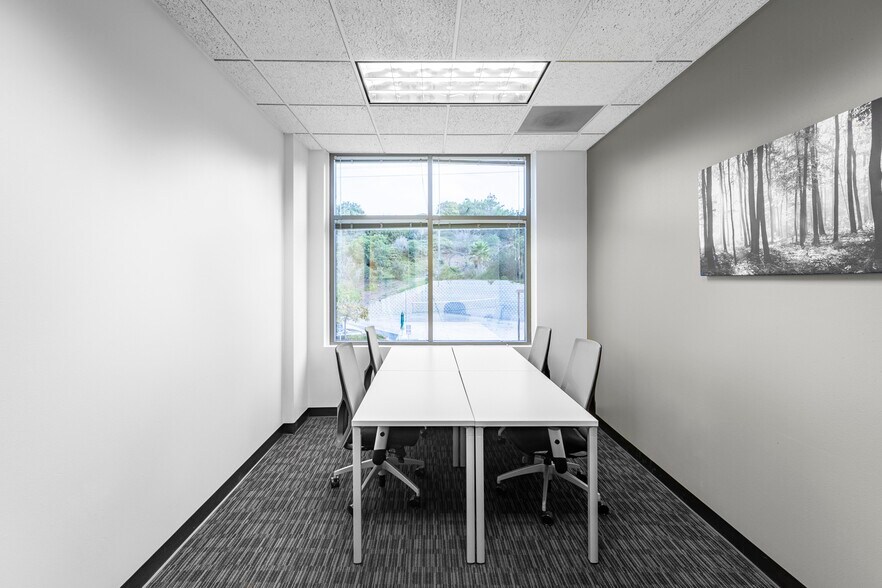 More Photos Of 1902 Wright Pl, Carlsbad Coworking Space
