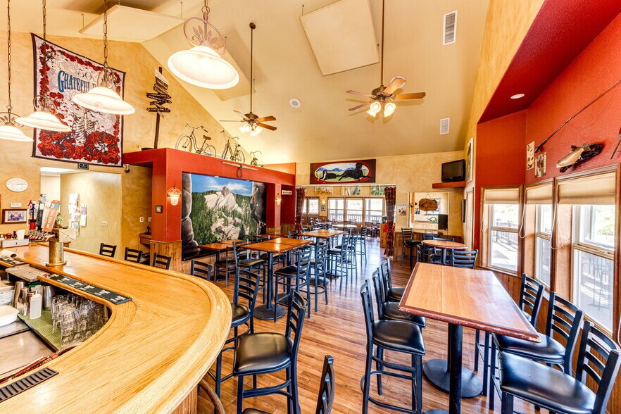 More Photos Of 16940 Pine Valley Rd, Pine Restaurant For Sale