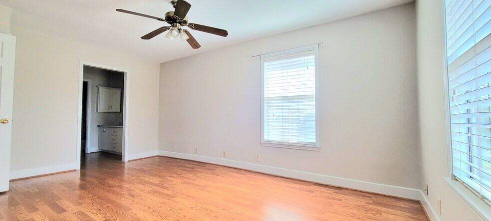 More Photos Of 1401 Truxillo St, Houston Office Residential For Sale