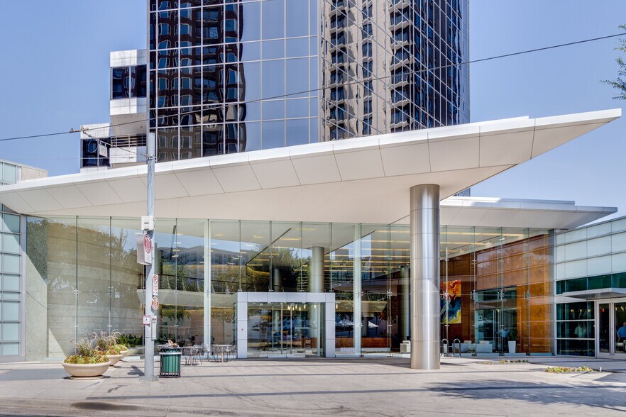 More Photos Of 3232 McKinney Ave, Dallas Office For Lease