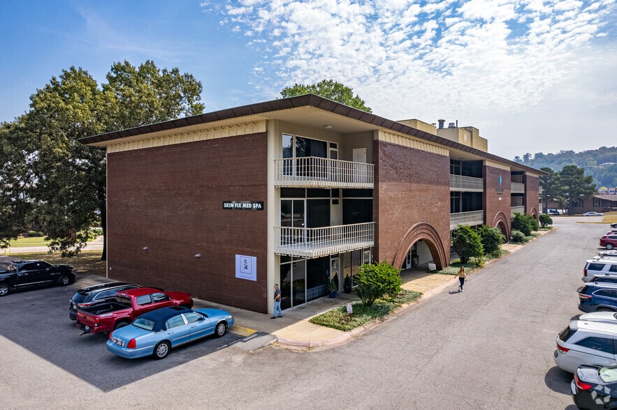 More Photos Of 3600 Cantrell Rd, Little Rock Office For Lease