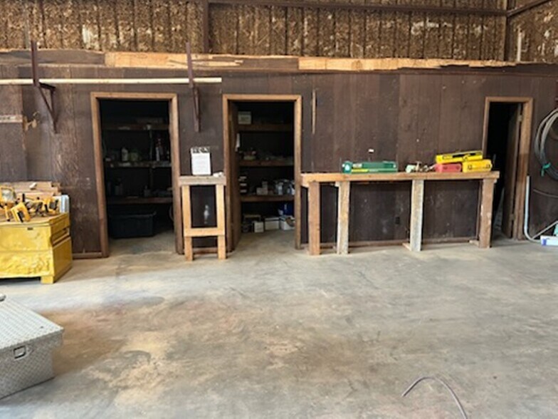 More Photos Of 1205 E Coke Rd, Winnsboro Manufacturing For Sale