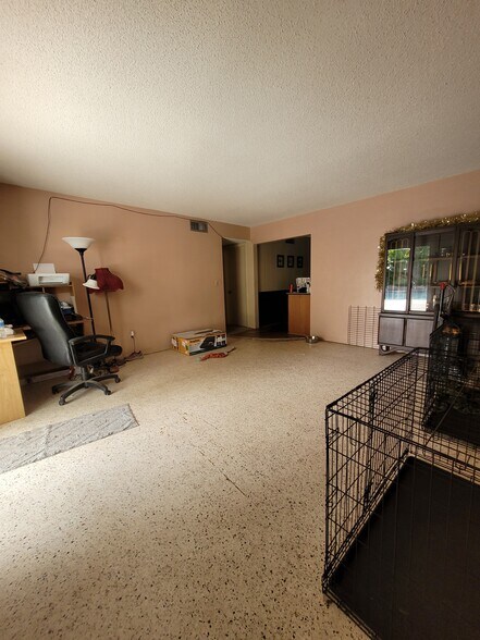 More Photos Of 1108 N Dixie Fwy, New Smyrna Beach Funeral Home For Sale