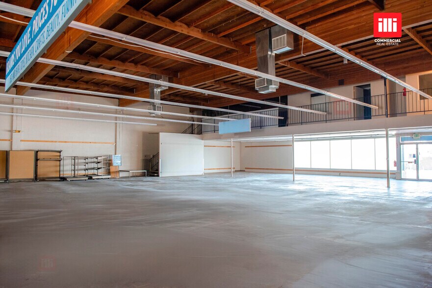 More Photos Of 901 Santa Monica Blvd, Santa Monica Freestanding For Sale