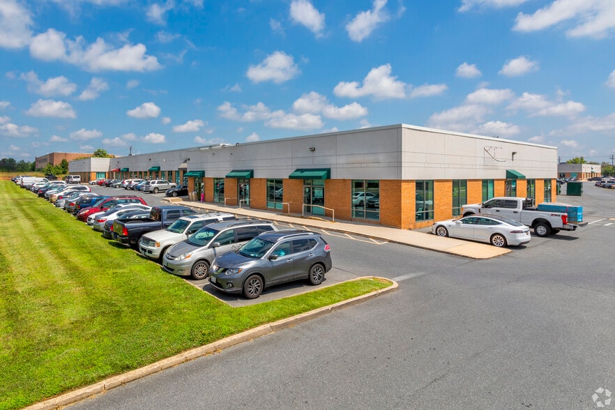 More Photos Of 12110-12142 Tech Rd, Silver Spring Research And Development For Lease