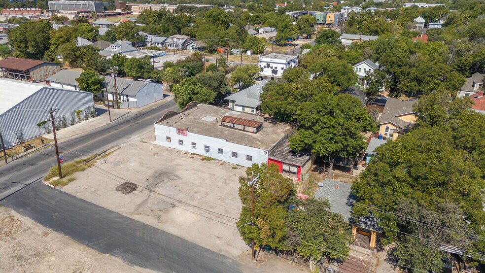 More Photos Of 1812 S Presa St, San Antonio Freestanding For Sale