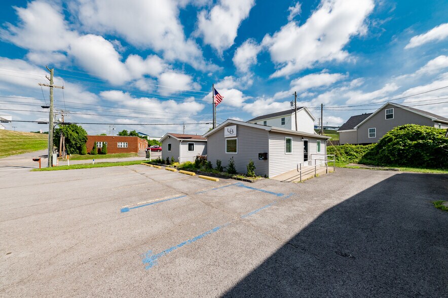 More Photos Of 69 Middletown Rd, Fairmont Manufacturing For Sale