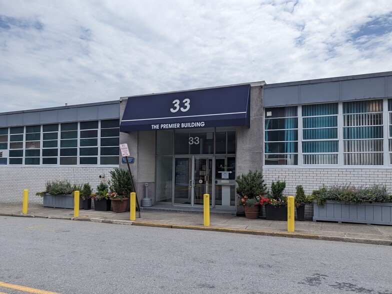 Primary Photo Of 33 New Broad St, Port Chester Warehouse For Lease