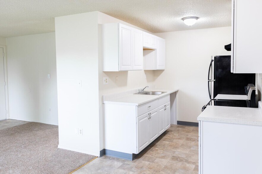 More Photos Of 8856 SE Jannsen Rd, Clackamas Apartments For Sale