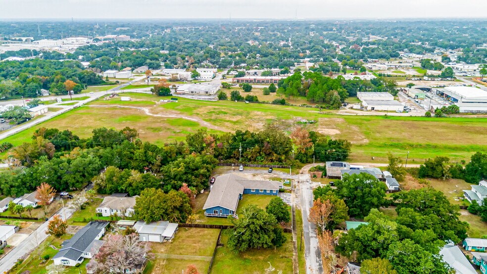 More Photos Of 725 S J St, Pensacola Office Residential For Sale