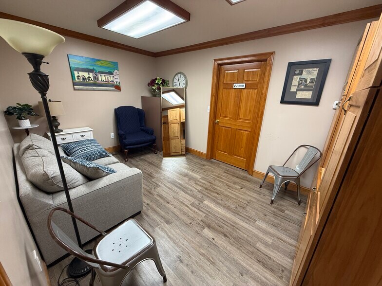 More Photos Of 102 Live Oak St, Tabor City Restaurant For Sale