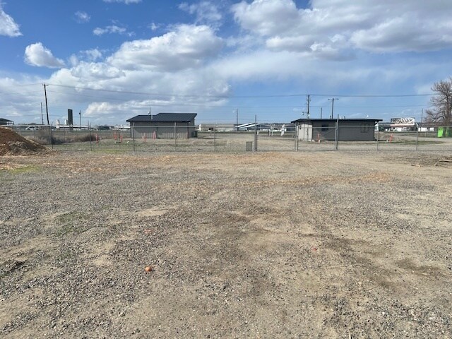 More Photos Of 6626 S Frontage Rd, Billings Flex For Lease