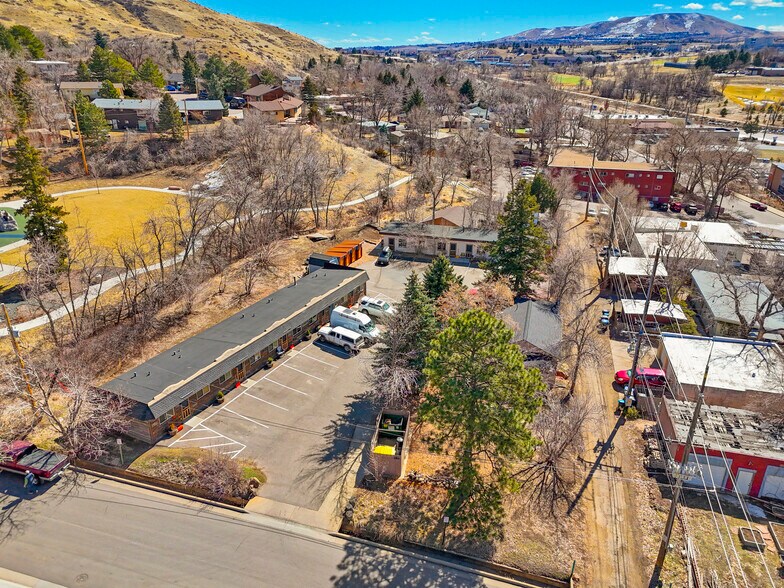 More Photos Of 403 23rd St, Golden Apartments For Sale